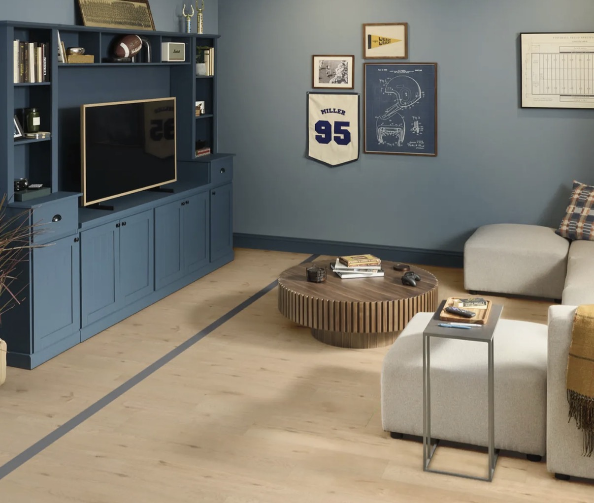 Room with light laminate flooring